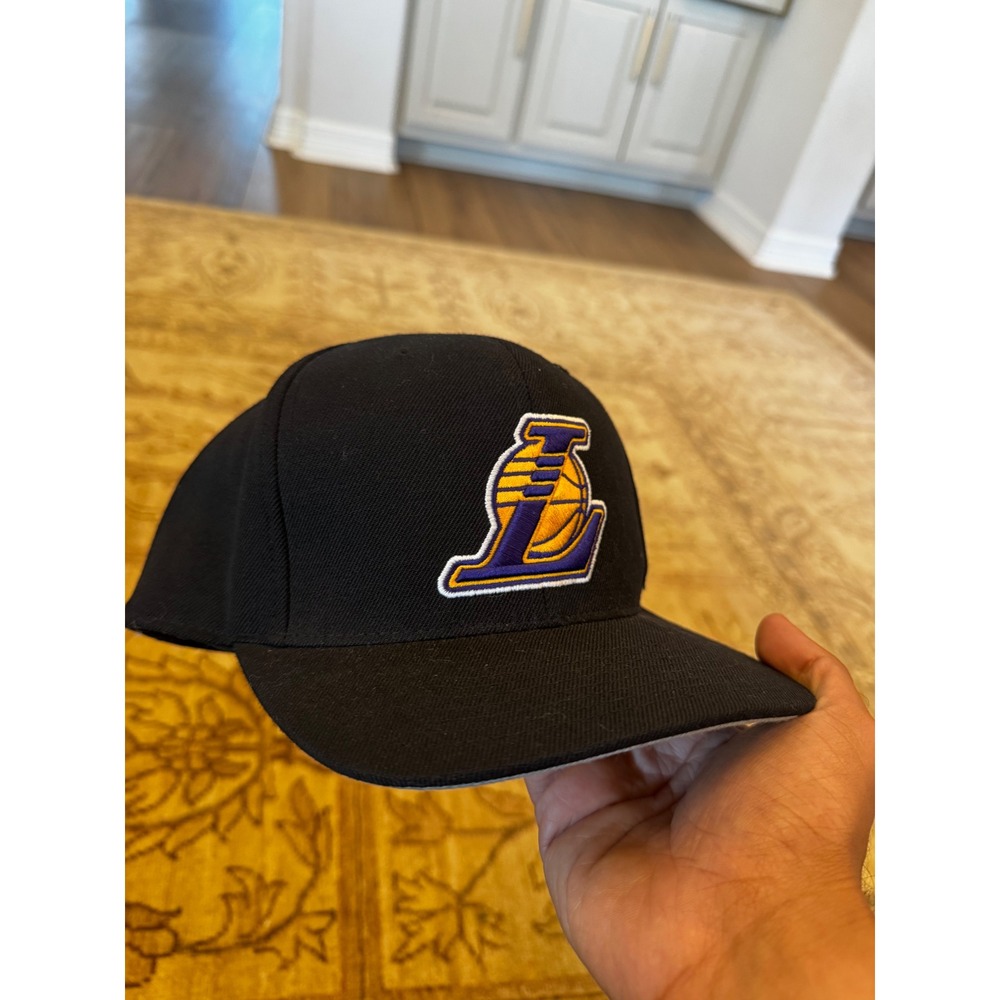 Mitchell & Ness Los Angeles Lakers Black Fitted Hat Size 7 5/8 NBA Cap